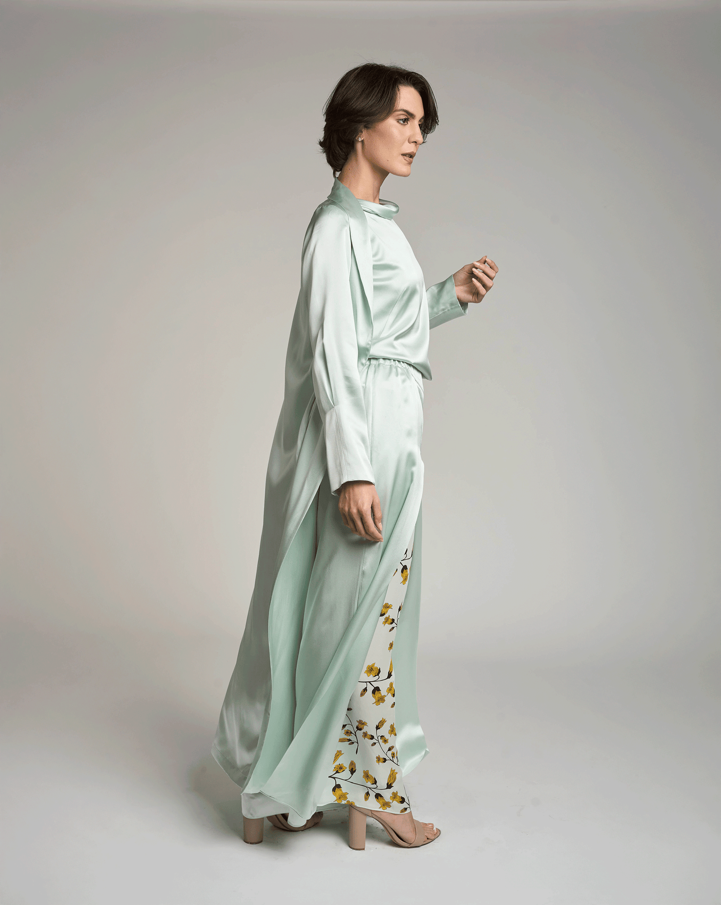 GOLDEN FLOWER ROBE
